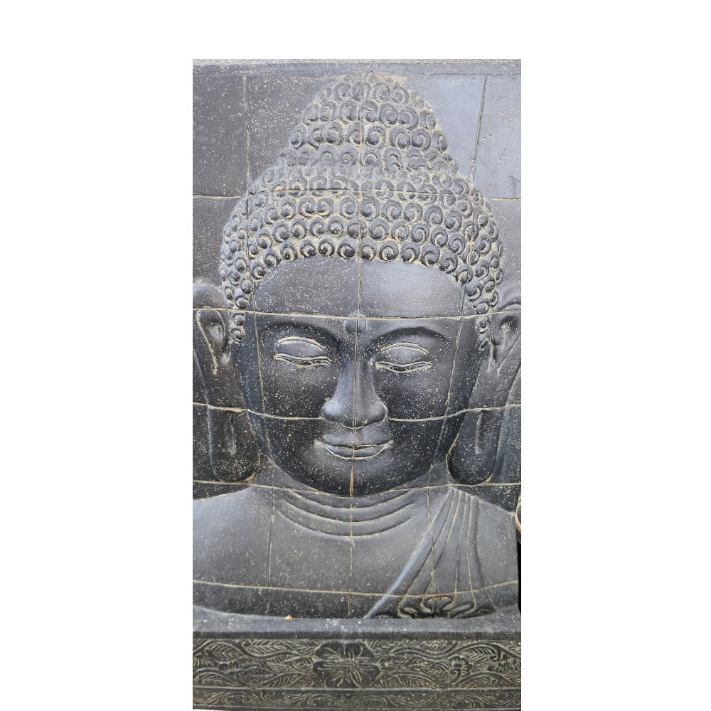 Dhamma Buddha-kút, öntött betonból, domborműves, 150 × 120 cm
