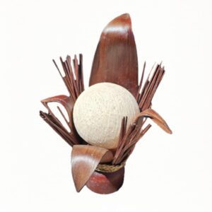 Pramana asztali lámpa pálmalevelekből – Ikebana-stílus